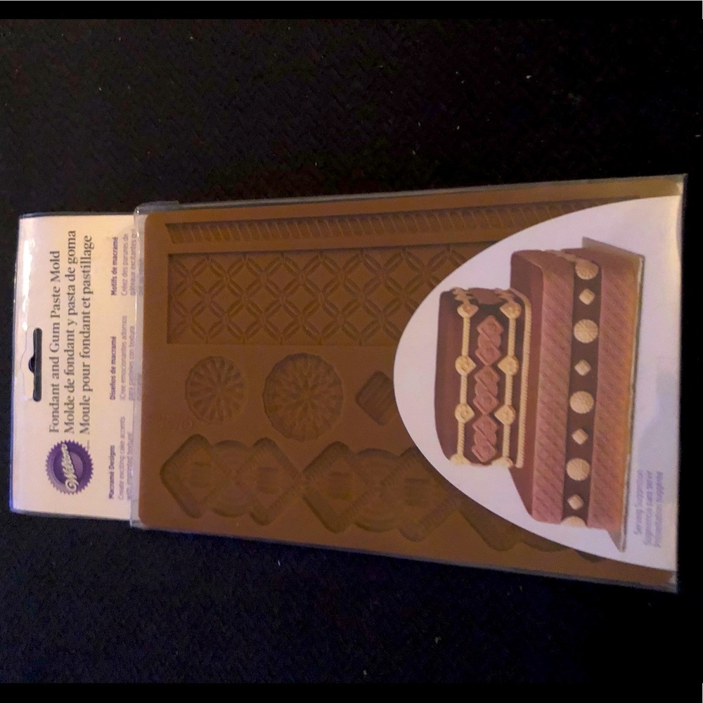 NEW in box Wilton fondant and gum paste mold